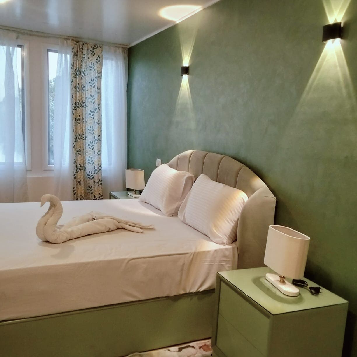 Egypt Promise Tours 7 Nights Local House + Dahabiya Nile Cruise with Tours from Luxor